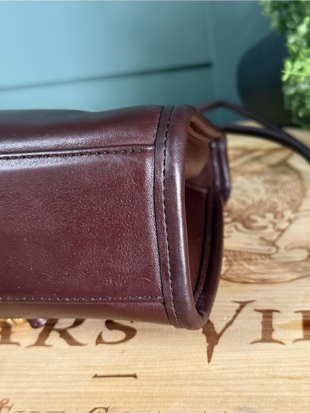 Vintage COACH Regina 9983 in Mahogany  Brown Gloved Tanned Leather Crossbody A++ - Picture 9 of 14